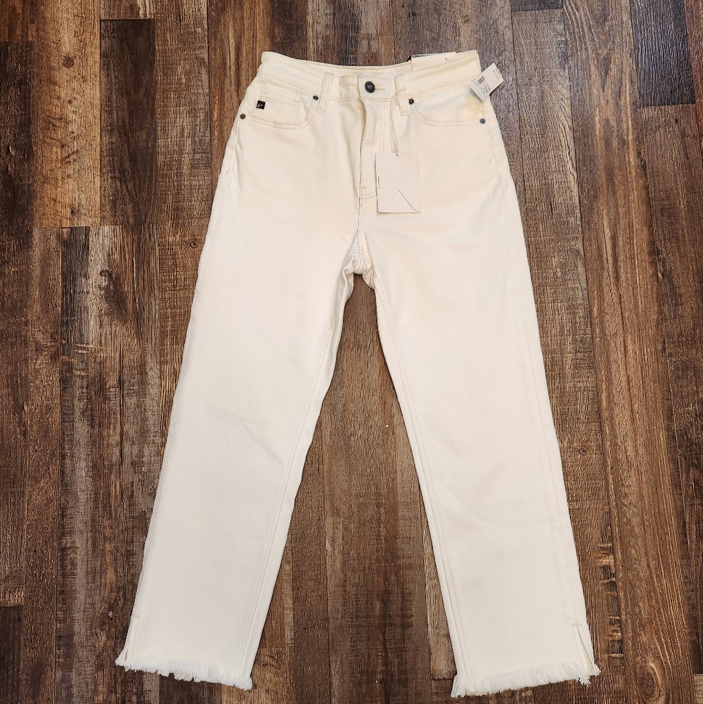 Kancan NWT Raw Hem Straight Leg White Denim Sizw 26 Short